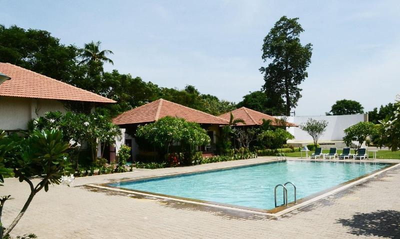 Hotel Riverside Resort And Spa Kumbakonam Zewnętrze zdjęcie