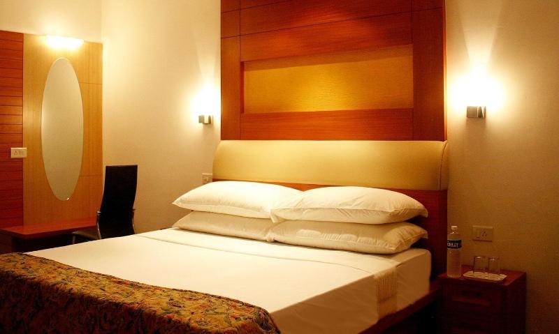 Hotel Riverside Resort And Spa Kumbakonam Zewnętrze zdjęcie