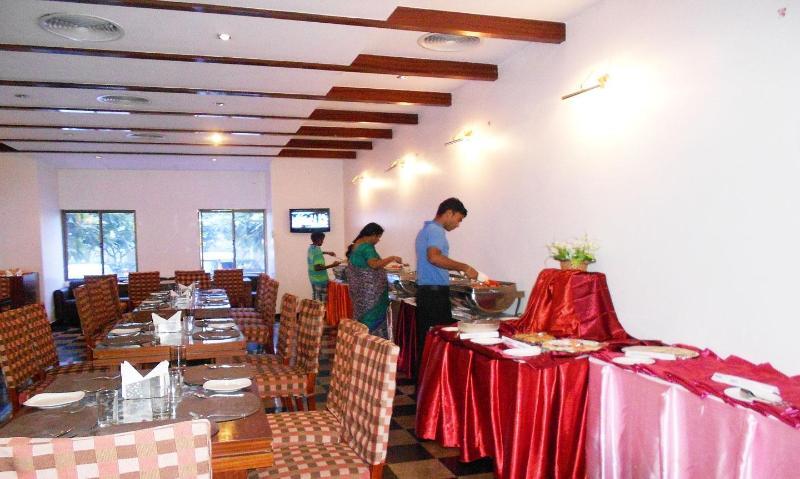 Hotel Riverside Resort And Spa Kumbakonam Zewnętrze zdjęcie