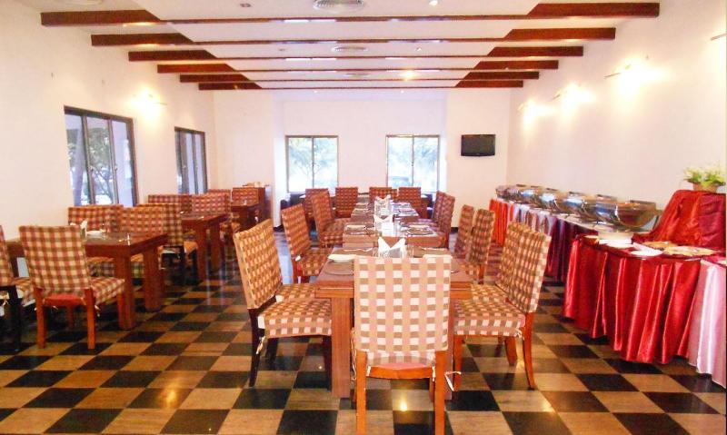 Hotel Riverside Resort And Spa Kumbakonam Zewnętrze zdjęcie